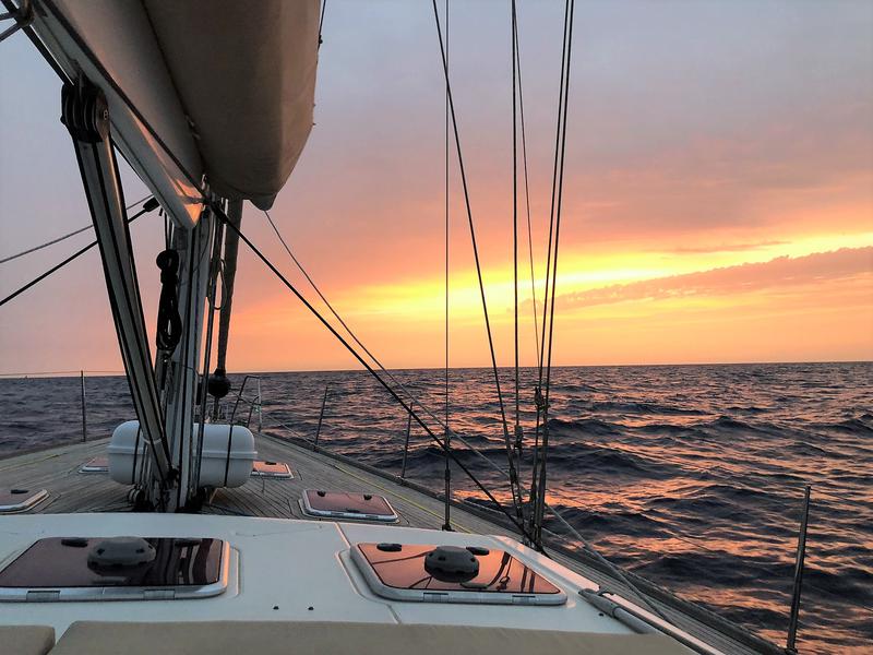 Book yachts online - sailboat - Dufour 525 Grand Large - Nómada - rent