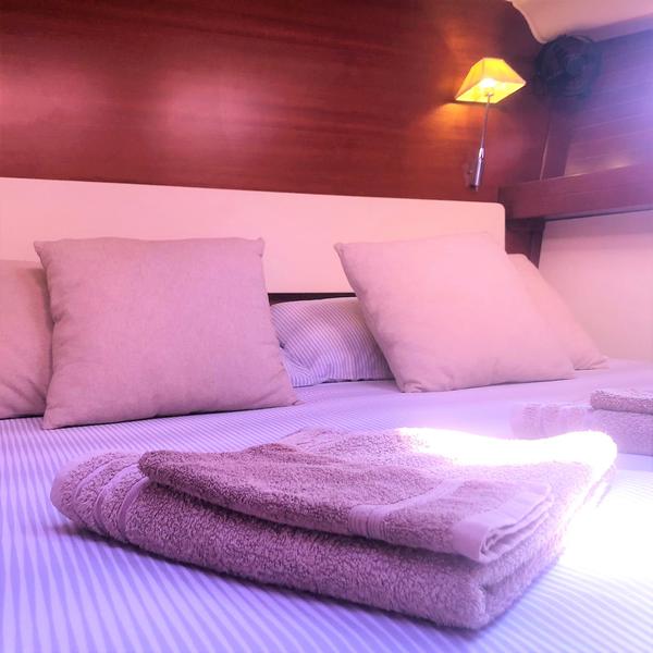 Book yachts online - sailboat - Dufour 525 Grand Large - Nómada - rent