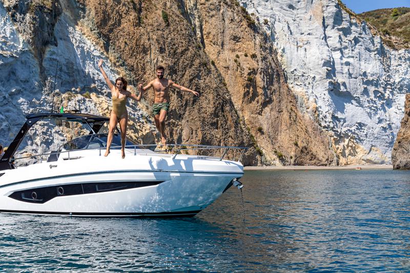 Book yachts online - motorboat - FIM Regina 340 - Lime Express - rent