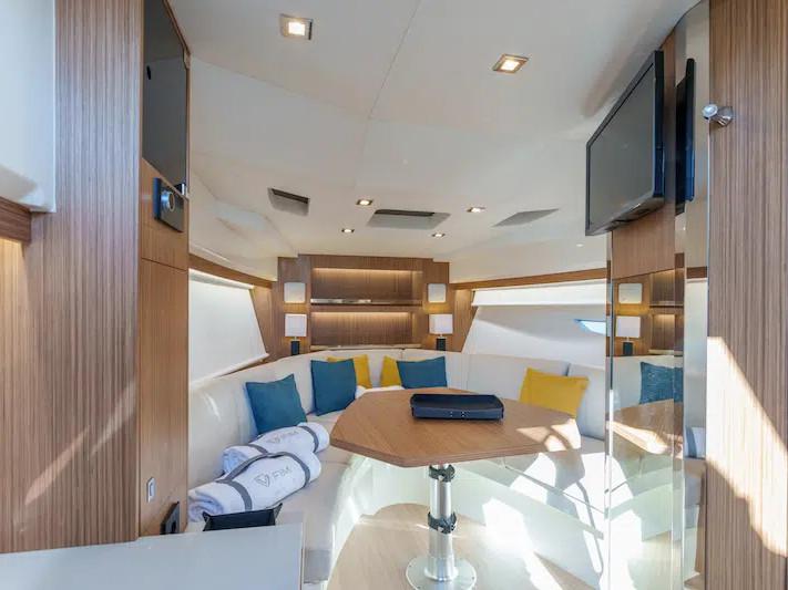 Book yachts online - motorboat - FIM Regina 340 - Lime Express - rent