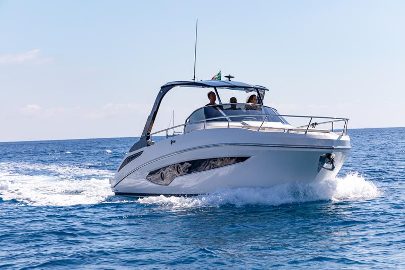 Book yachts online - motorboat - FIM Regina 340 - Lime Express - rent