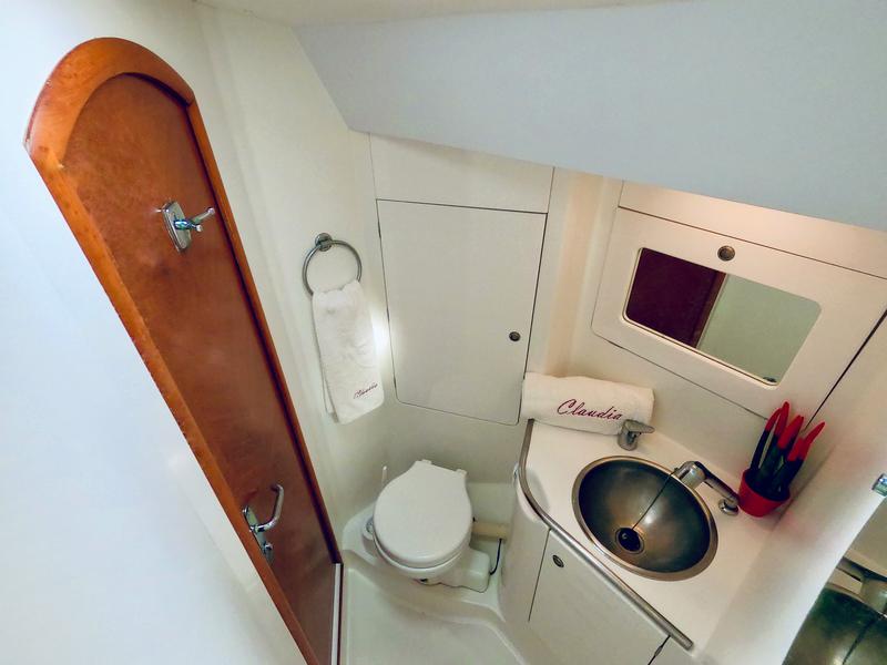 Book yachts online - sailboat - Sun Odyssey 52.2 - Claudia - rent