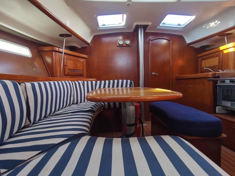 Book yachts online - sailboat - Oceanis 393 Clipper - Crete - rent