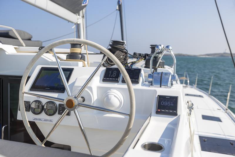 Book yachts online - catamaran - FOUNTAIN PAJOT Aura 51 - LE GRAND BOGAVANT - rent