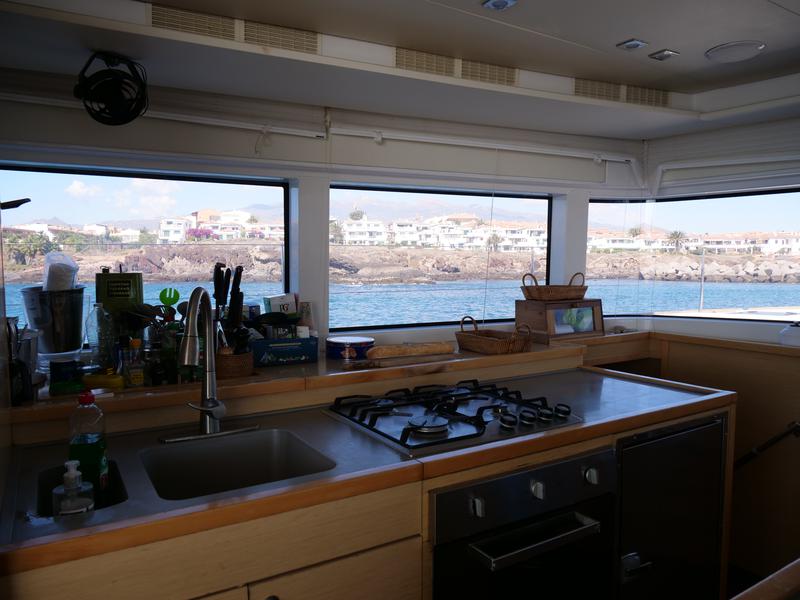Book yachts online - catamaran - Lagoon 52F - Mercurey - rent