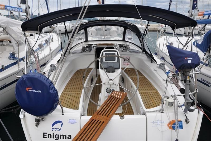 Book yachts online - False - Bavaria 38 Cruiser (3Cab) - Enigma - rent