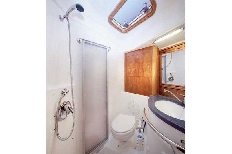 Book yachts online - False - Bavaria 44 Vision - Janina II - rent