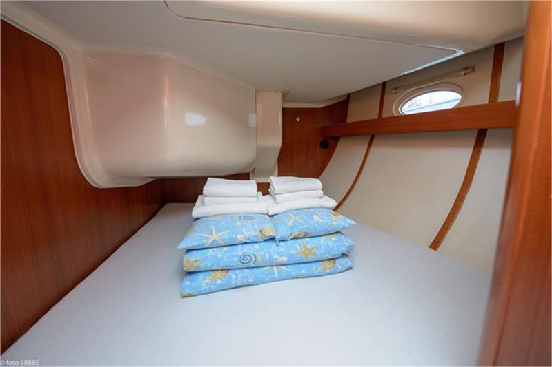 Book yachts online - False - Elan Impression 514 (5Cab) - Maja 07 - rent