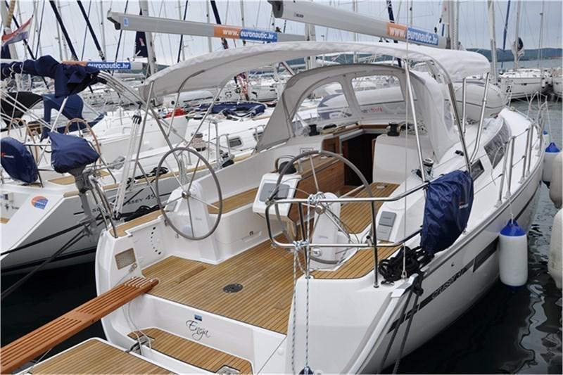 Book yachts online - False - Bavaria Cruiser 37 (3Cab) - Eneja - rent