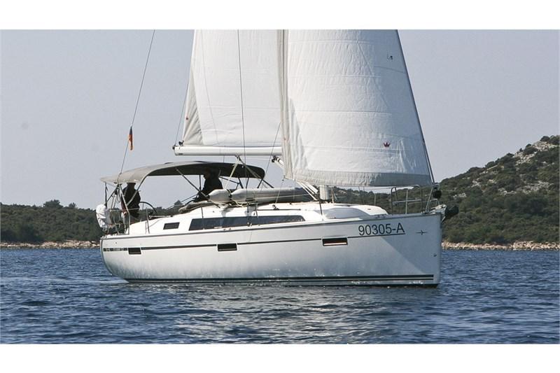 Book yachts online - False - Bavaria Cruiser 37 (3Cab) - Hanni - rent
