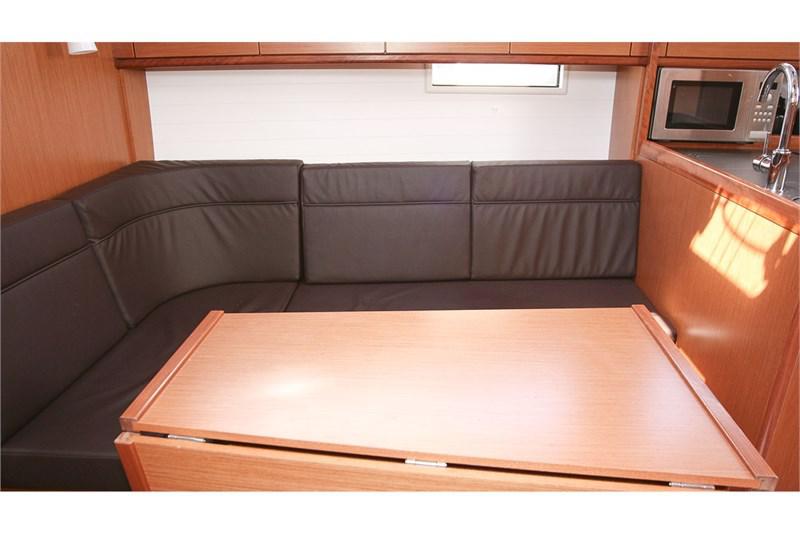 Book yachts online - False - Bavaria Cruiser 37 (3Cab) - Hanni - rent