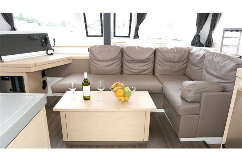 Book yachts online - False - Lucia 40 (3Cab) - Makohela - rent