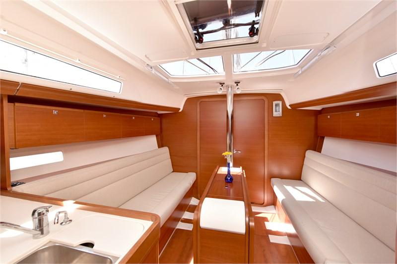Book yachts online - False - Dufour 350 Grand Large (3Cab) - Navita - rent