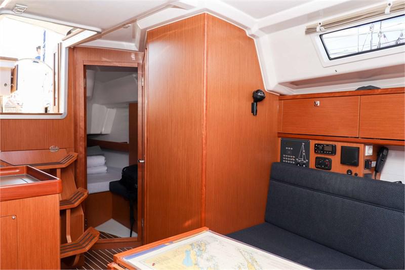 Book yachts online - False - Bavaria Cruiser 34 (3cab) - Aria - rent