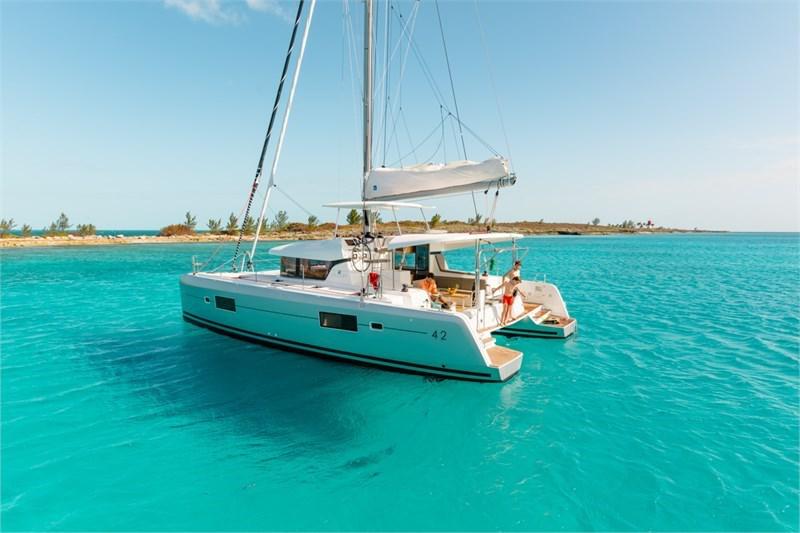 Book yachts online - False - Lagoon 42 (3Cab) - Titus - rent