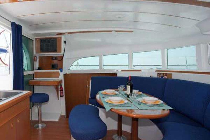 Book yachts online - False - Lagoon 380 (4Cab) - Pom'Ka - rent