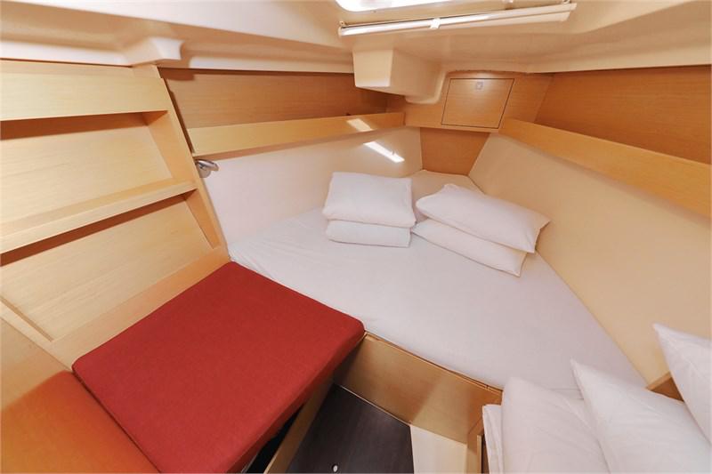 Book yachts online - False - Elan 350 - X-Ray - rent
