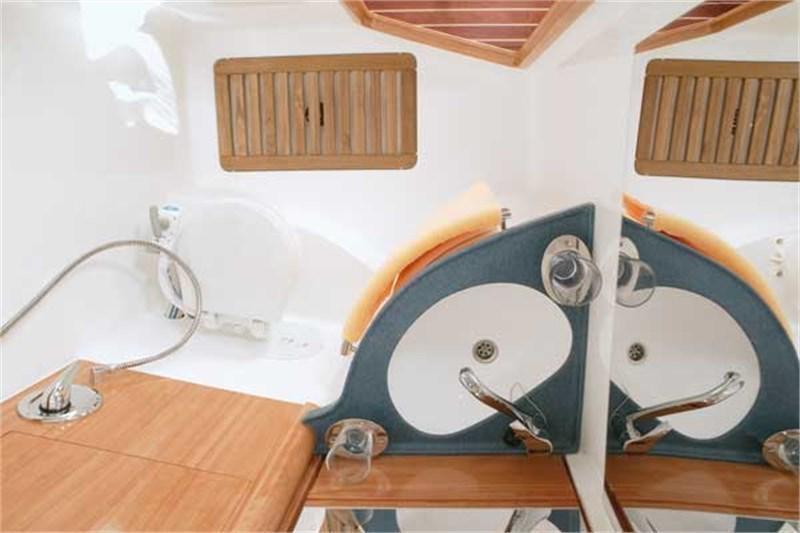 Book yachts online - False - Bavaria 33 Sport - Yamila - rent