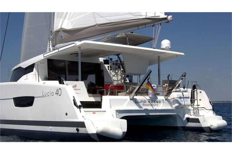 Book yachts online - False - Lucia 40 (4Cab) - Luna Rossa II - rent