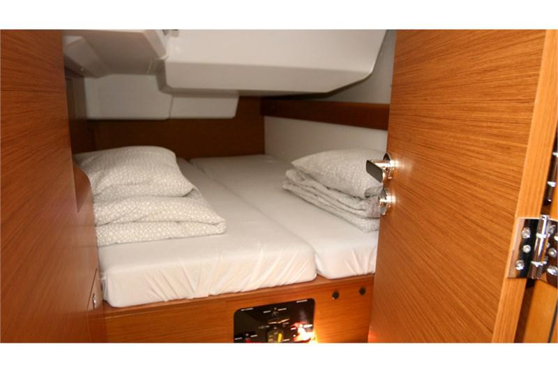 Book yachts online - False - Sun Odyssey 479 (4Cab) - Perla - rent