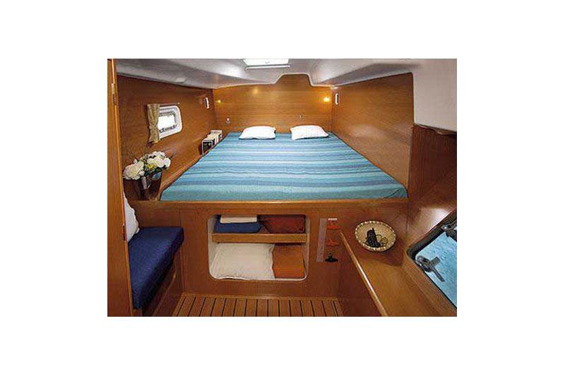 Book yachts online - False - Lagoon 380 (4Cab) - Brut de pomme - rent
