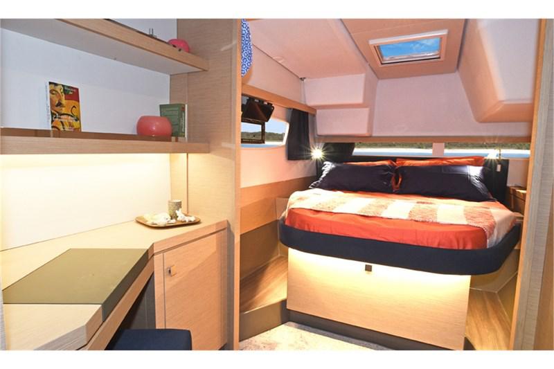 Book yachts online - False - Lucia 40 (4Cab) - Margarita - rent