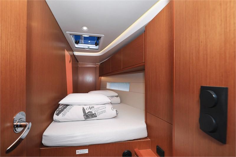 Book yachts online - False - Bavaria C45 Style (4Cab) - Katharina - rent
