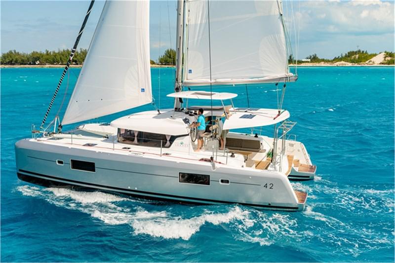 Book yachts online - False - Lagoon 42 (4Cab) - Marianne - rent