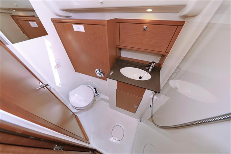 Book yachts online - False - Bavaria Cruiser 51 (5Cab) - Bonnytta - rent