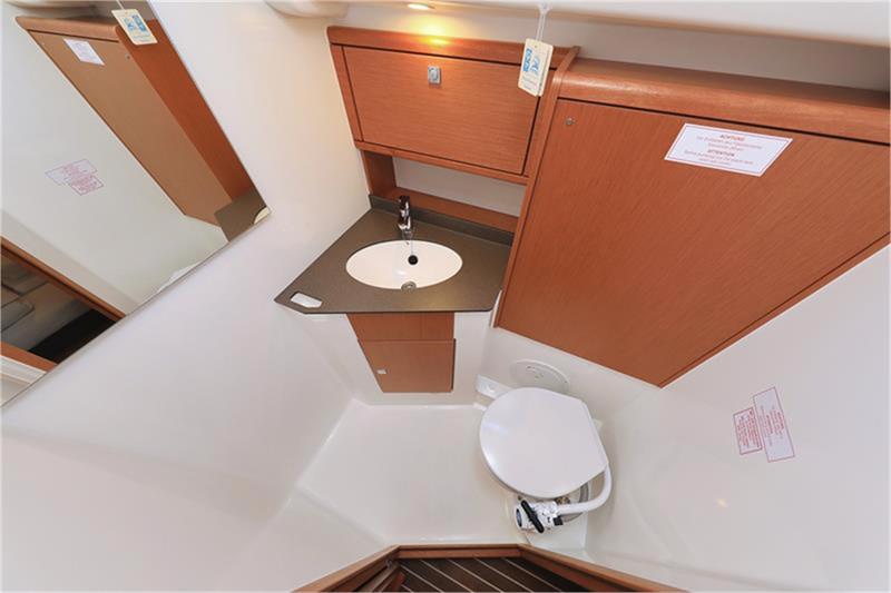 Book yachts online - False - Bavaria Cruiser 51 (5Cab) - Bonnytta - rent