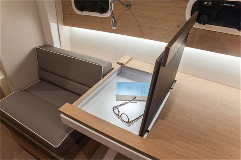 Book yachts online - False - Bali 4.3 (4+2Cab) - moonlight - rent