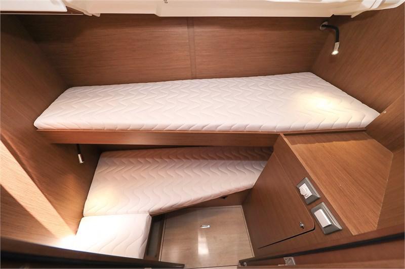 Book yachts online - False - Oceanis 46.1 (5Cab) - Speechless - rent