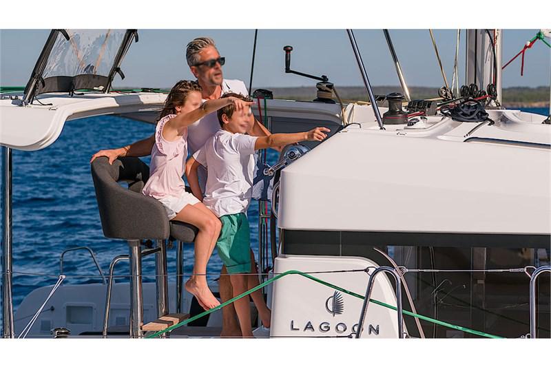 Book yachts online - False - Lagoon 40 (4+2Cab) - Vaiana - rent
