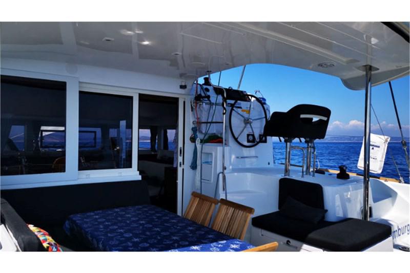 Book yachts online - False - Lagoon 40 (4+2Cab) - Vaiana - rent