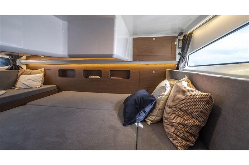 Book yachts online - False - Antares 11 Fly - Solis - rent