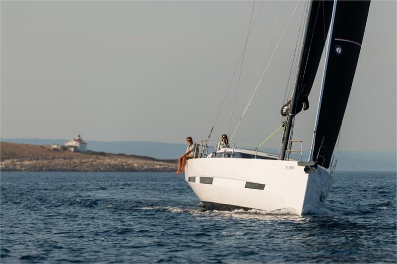 Book yachts online - False - Elan GT 6 - Revolution - rent