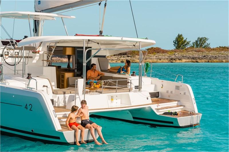 Book yachts online - False - Lagoon 42 (4+2Cab) - Sail la Vie - rent