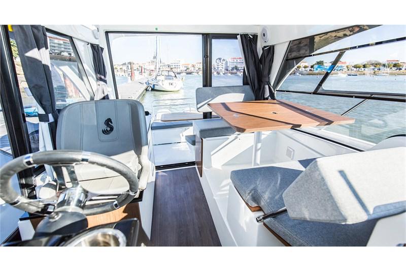 Book yachts online - False - Antares 9 OB - Lolo - rent