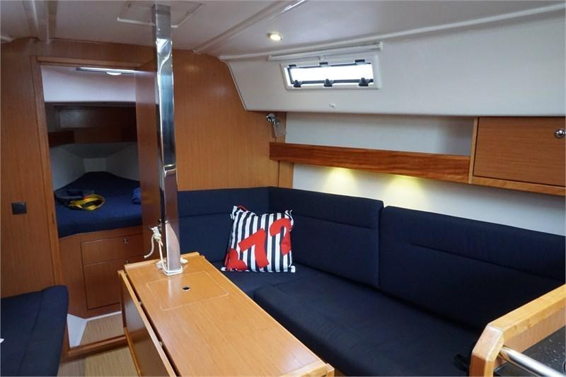 Book yachts online - False - Bavaria 32 Cruiser - Waka Waka - rent