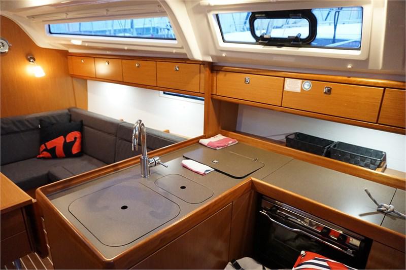 Book yachts online - False - Bavaria Cruiser 37 (3Cab) - Aventura - rent