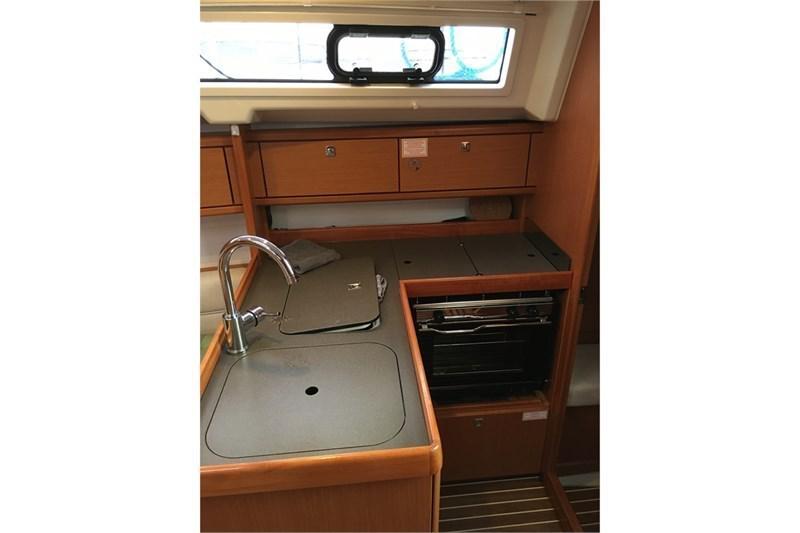 Book yachts online - False - Bavaria Cruiser 33 (2Cab) - Leeroy - rent
