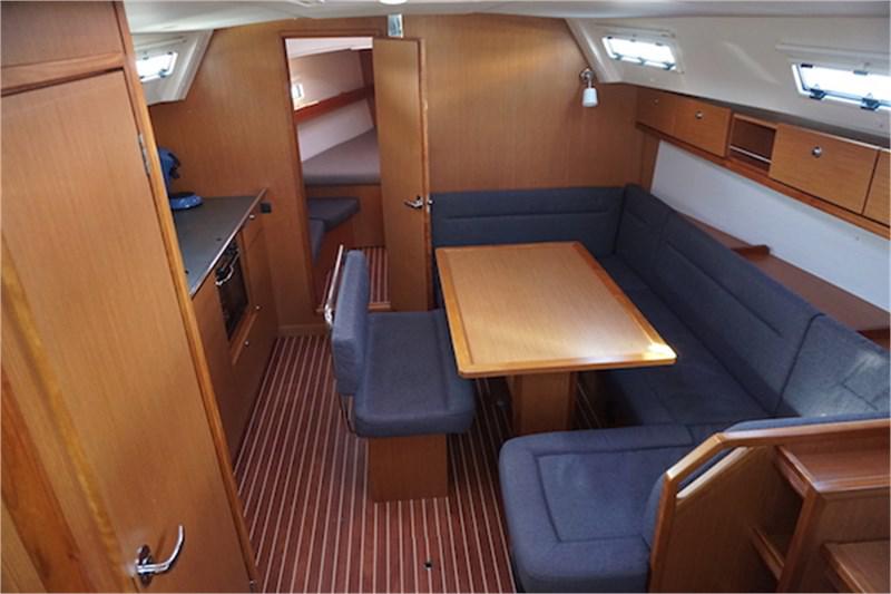 Book yachts online - False - Bavaria Cruiser 40 (3Cab) - Santiano - rent