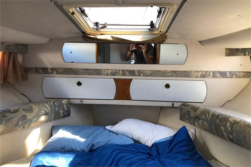 Book yachts online - False - Sealine 320 Flybridge - Saline - rent