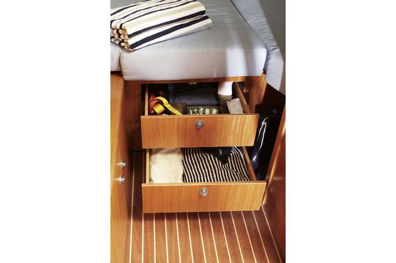 Book yachts online - False - Bavaria 43 Cruiser (3Cab) - Catalina - rent