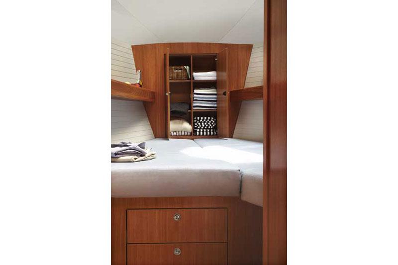 Book yachts online - False - Bavaria 43 Cruiser (3Cab) - Maverick - rent