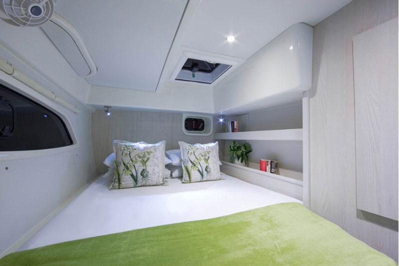 Book yachts online - False - Leopard 44 (4Cab) - La Luna - rent