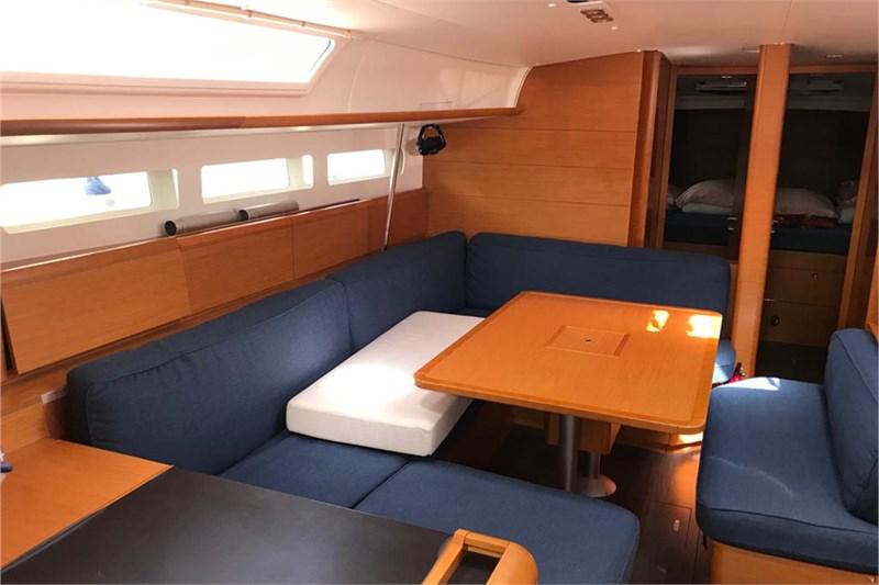 Book yachts online - False - Sun Odyssey 519 (5Cab) - Alboran Cognac (Mallorca/La Lonja) - rent
