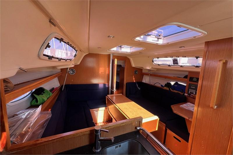 Book yachts online - False - Bavaria 35 Cruiser (3Cab) - Jana - rent