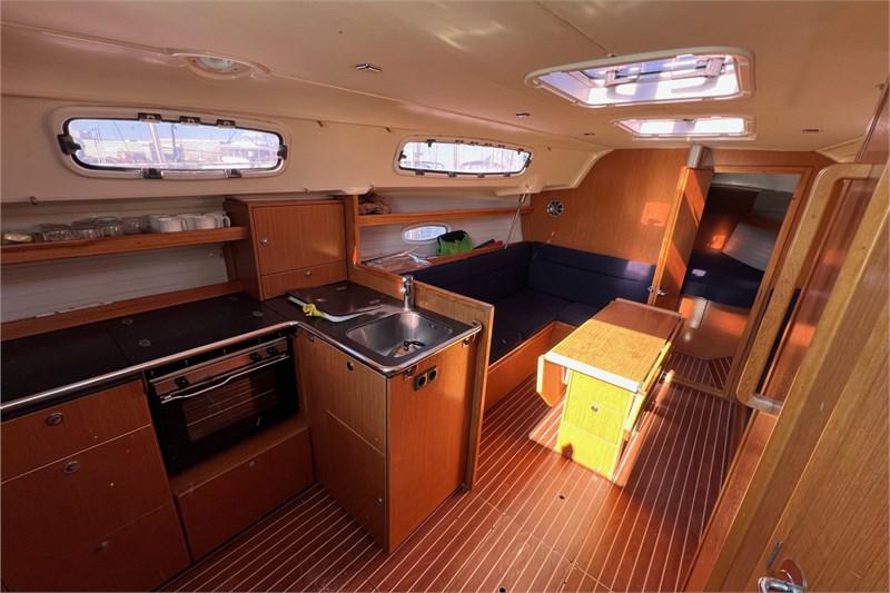 Book yachts online - False - Bavaria 35 Cruiser (3Cab) - Jana - rent