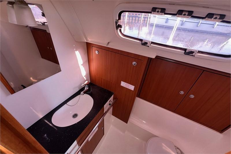 Book yachts online - False - Bavaria 35 Cruiser (3Cab) - Jana - rent